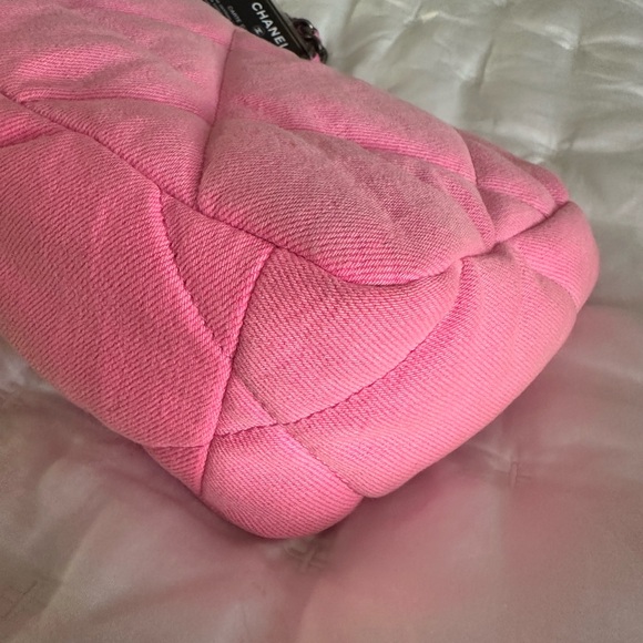 Chanel 19 Medium Pink Canvas Quilted Bag - Picture 4 of 6